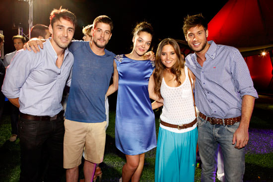 Reparto de Los Protegidos en la Summer Party de Kenzo