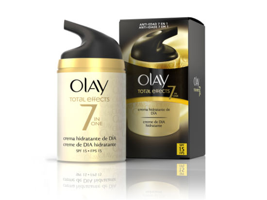 crema de día con SPF15 Total Effects de Olay