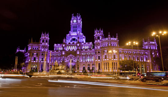 edificios emblemáticos de rosa contra el cáncer de mama