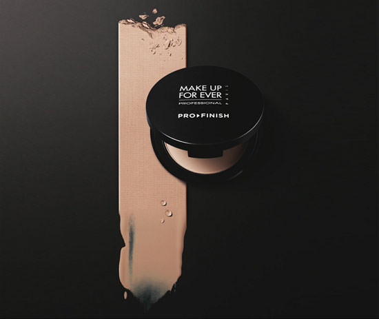 Pro Finish, base de maquillaje compacta de Make Up For Ever