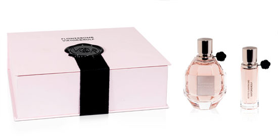 Flowerbomb de Viktor & Rolf en un cofre joyero